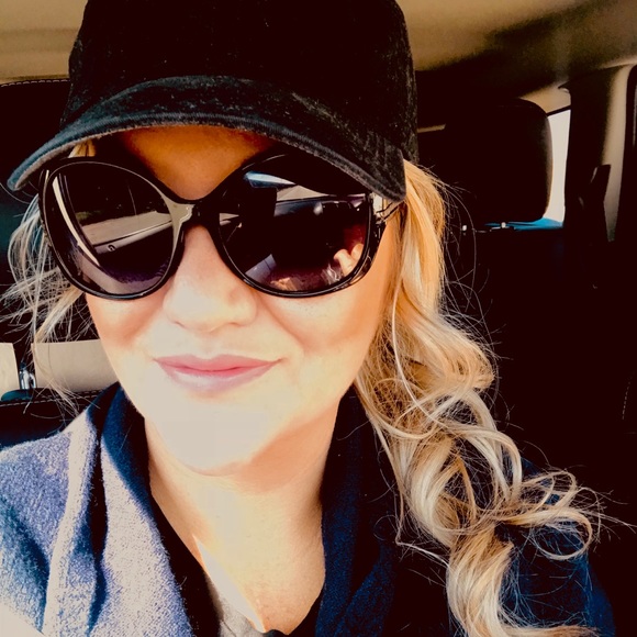 Meet your Posher, Riana - Picture 2 of 8